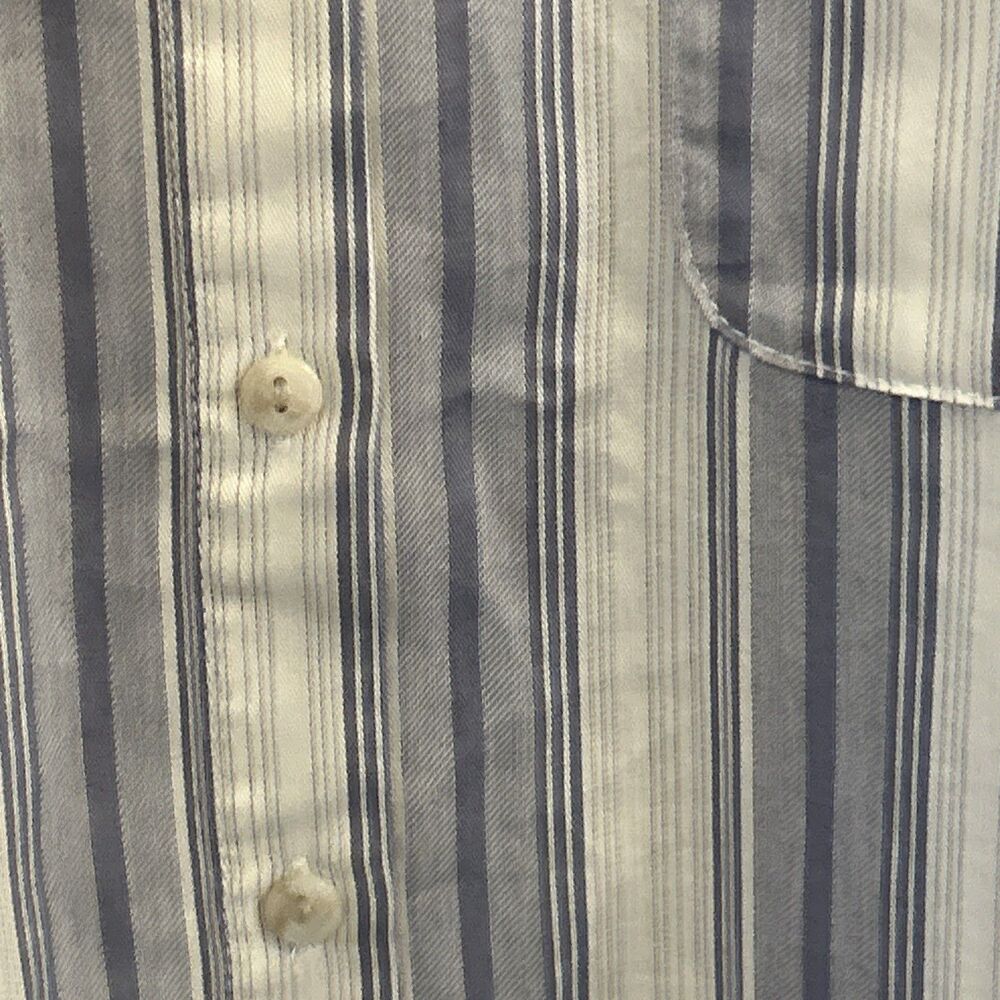 NWT Universal Thread Women’s Blue Striped Button Down Short Sleeve Shirt Size L - Picture 10 of 16